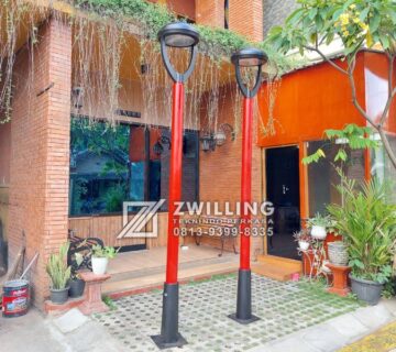 Tiang Lampu Taman Besi
