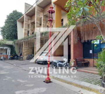 tiang lampu jalan sederhana