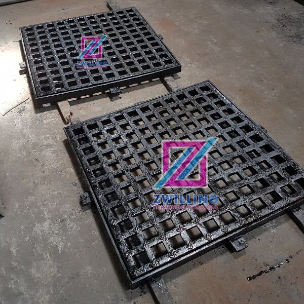 Grill Besi Penutup Selokan