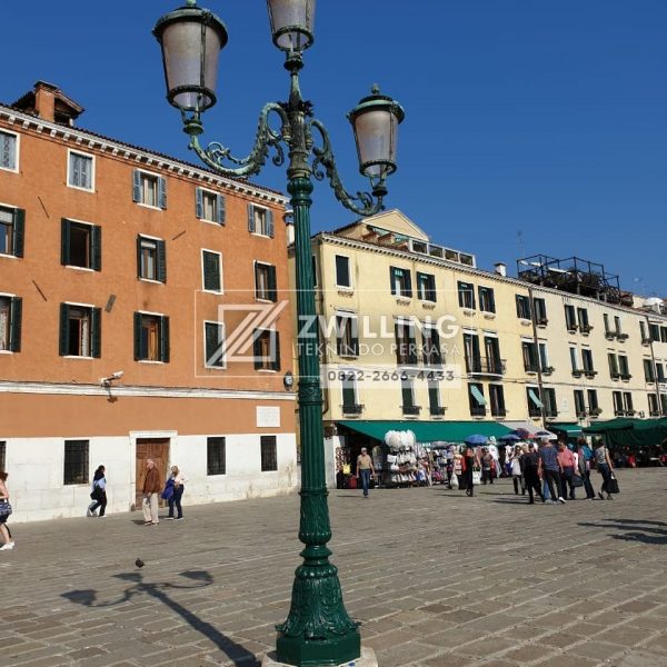 Zwilling Lampu Studi Banding Ke Italia & Austria