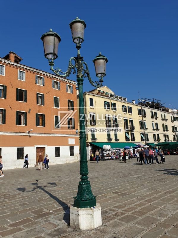 Zwilling Lampu Studi Banding Ke Italia & Austria