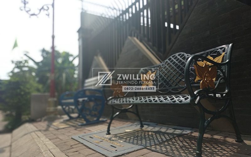 Proyek Kursi  Antik Full Besi Cor Surabaya  Zwilling Lampu