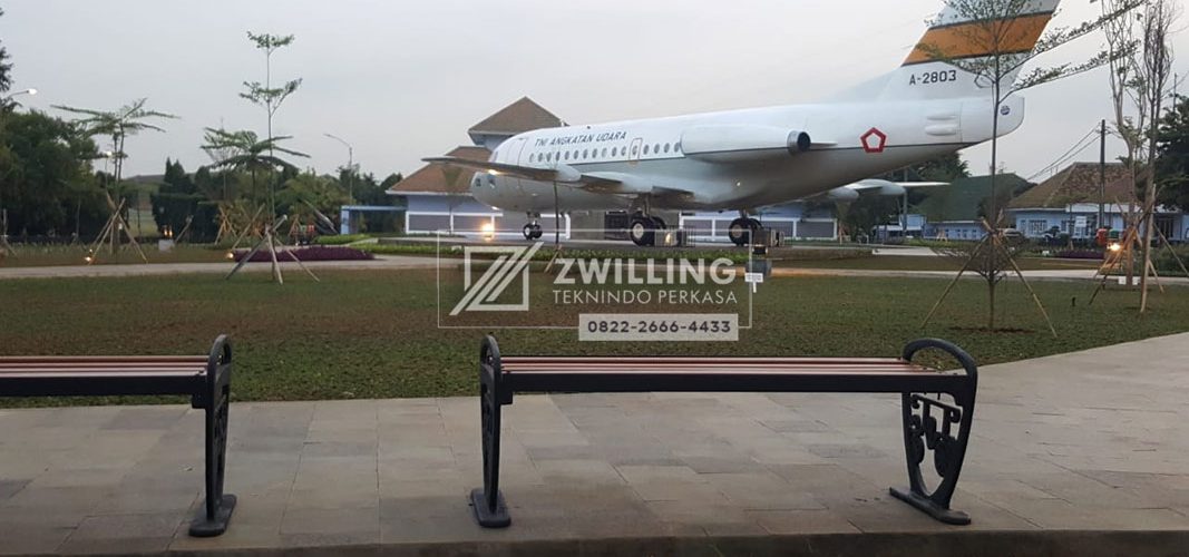 bangku-antik-taman-halim-(1)