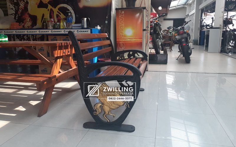 kursi-santai-unik-kuda-phoenix