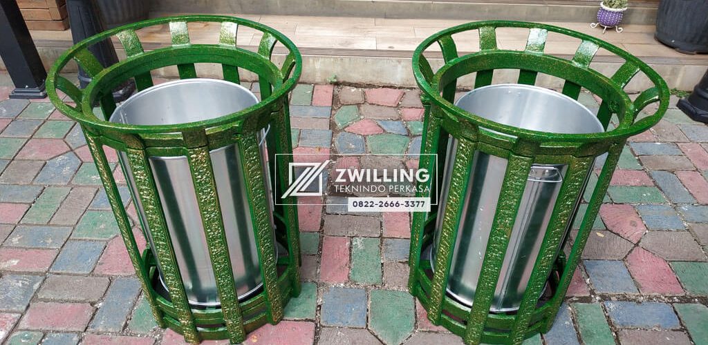 cover-bak-sampah-unik-kota-surabaya-2019