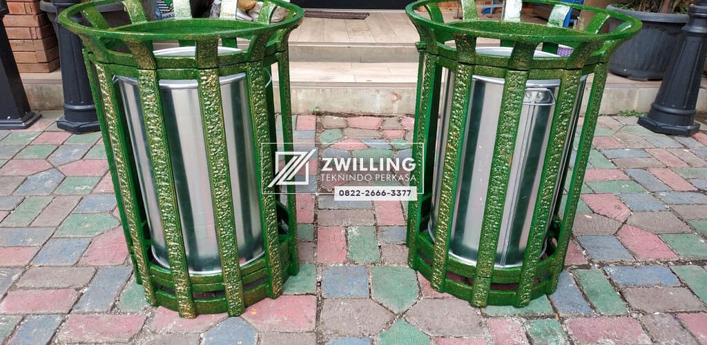 cover-bak-sampah-surabaya-jatim