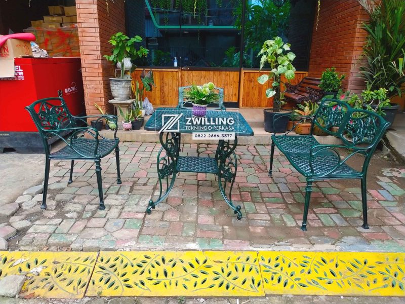 Paket 1 Set Meja Kursi Café3 Paket 1 Set Meja Kursi Café3
