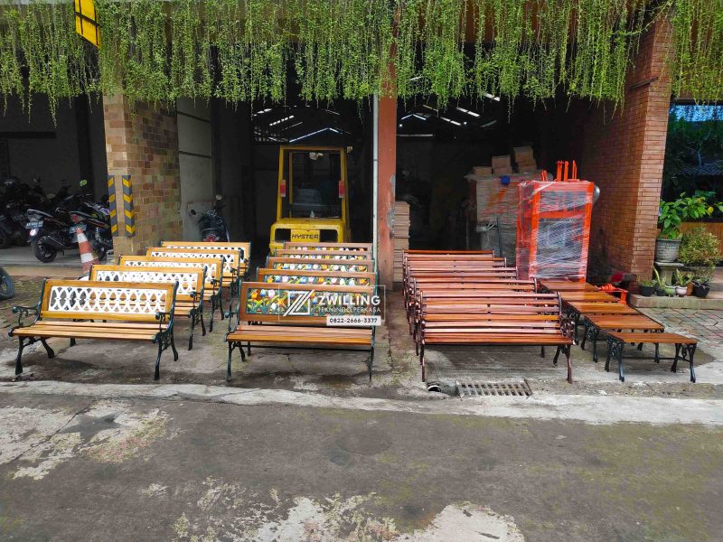 Kursi Taman Dispersip Palnam Kursi Taman 2021