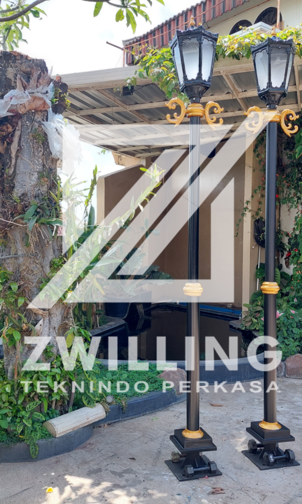 Tiang lampu unik