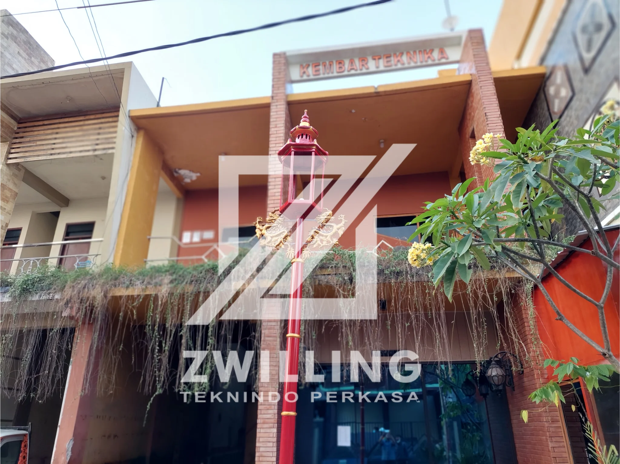 tiang lampu jalan sederhana