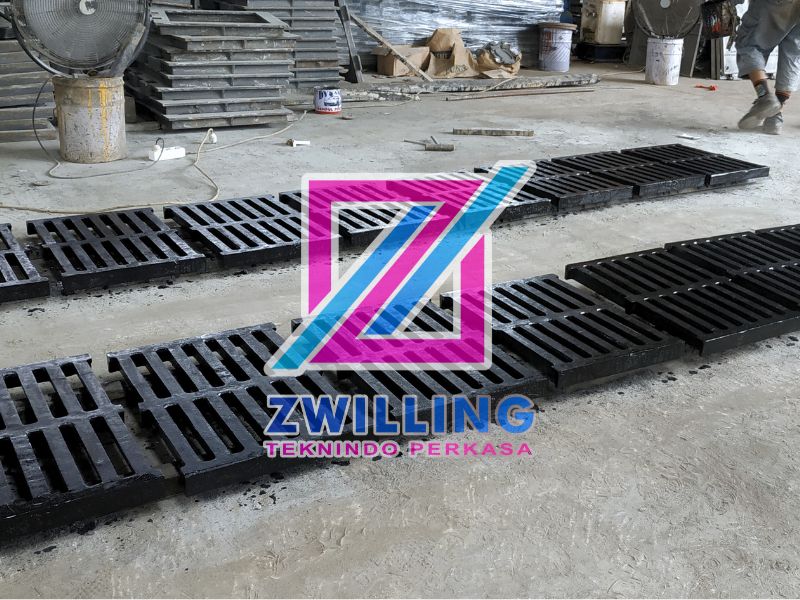 Tutup Selokan Besi Drainase